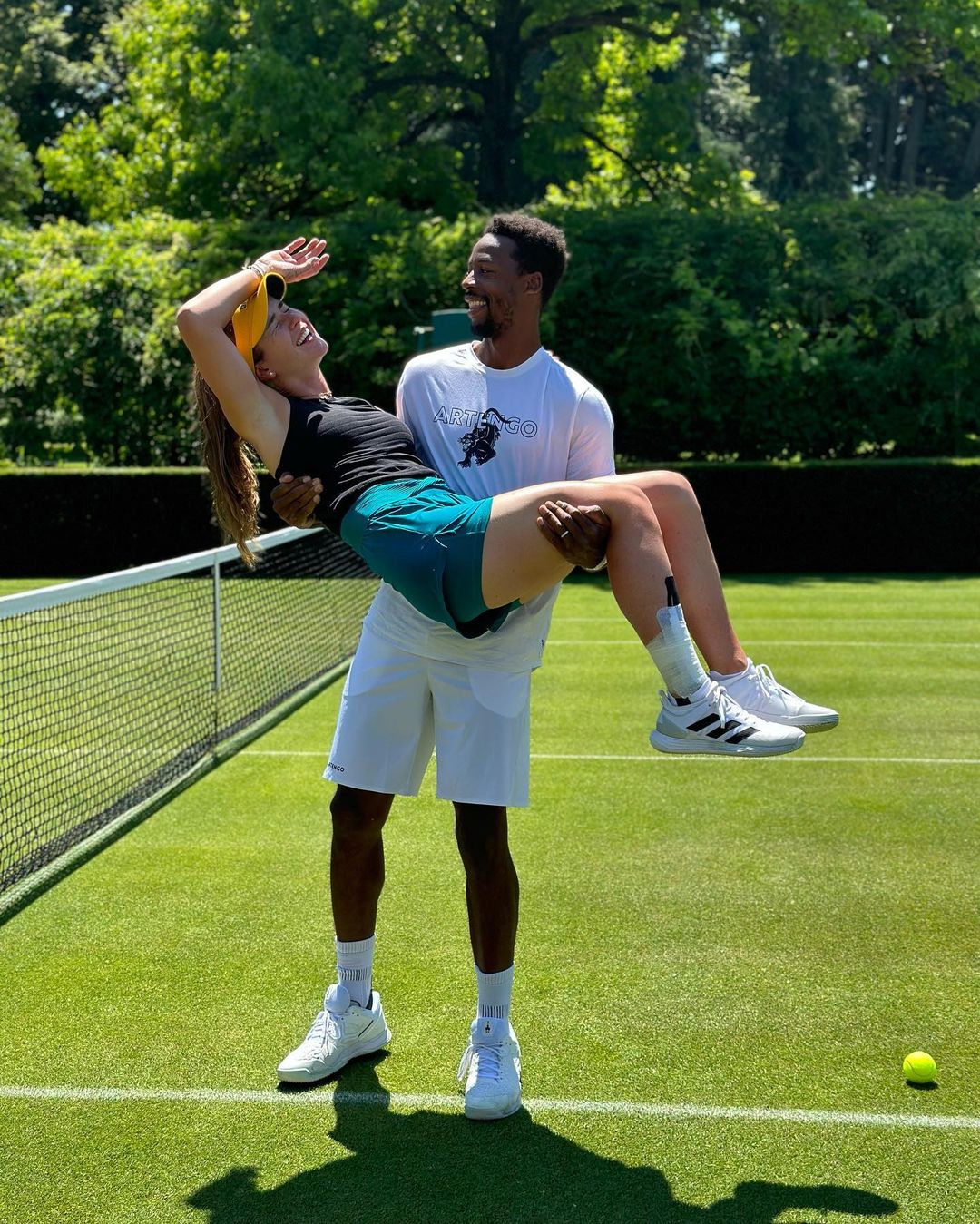 Свитолина играет с маленькой дочкой в промежутках между тренировками на милом видео